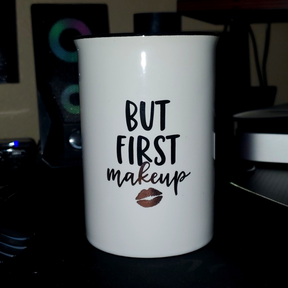 Make up brush holder ceramic